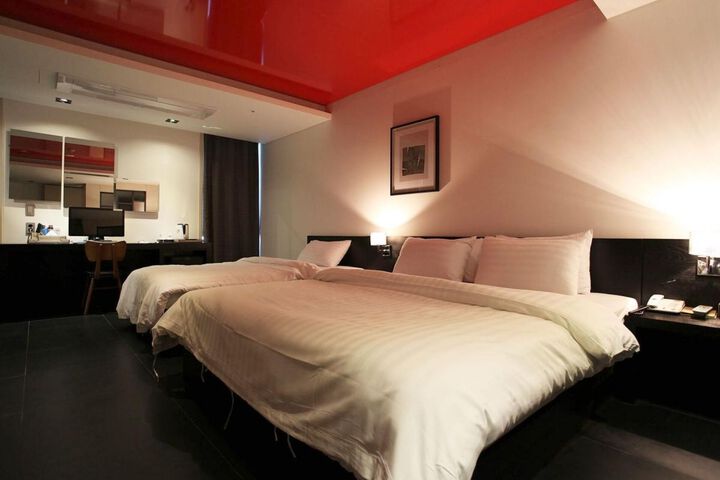 Room 69 of 176