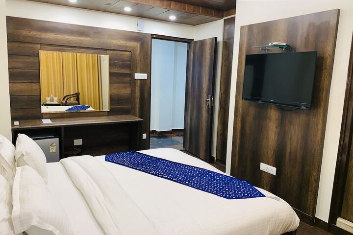 Room 5 of 40
