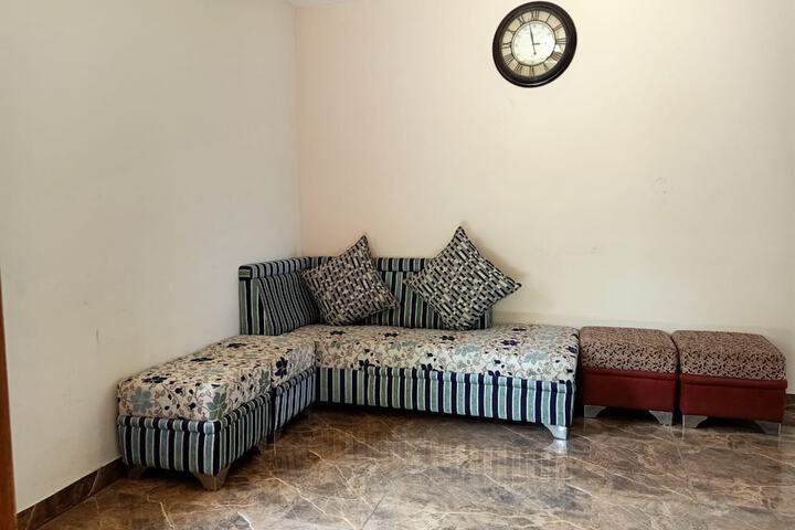 Room 9 of 20
