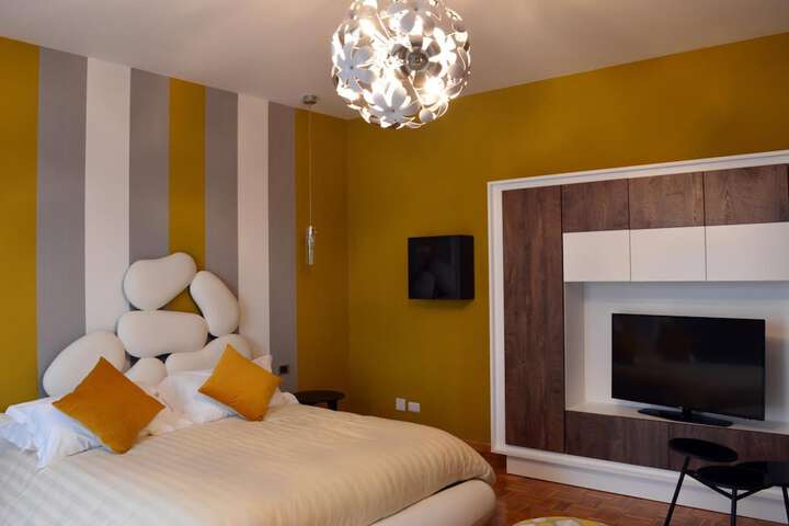 Room 8 of 54
