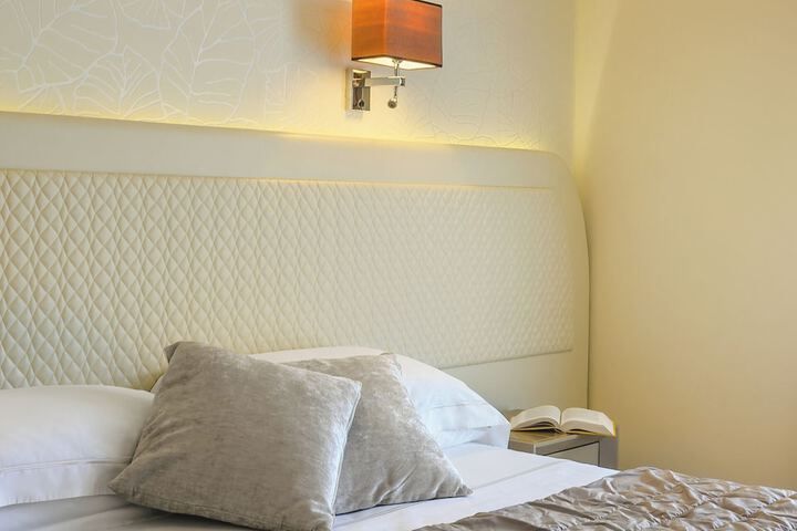 Room 42 of 99