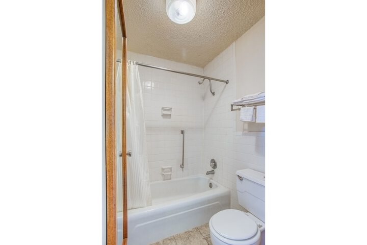 2 Double Beds (5 of 9)