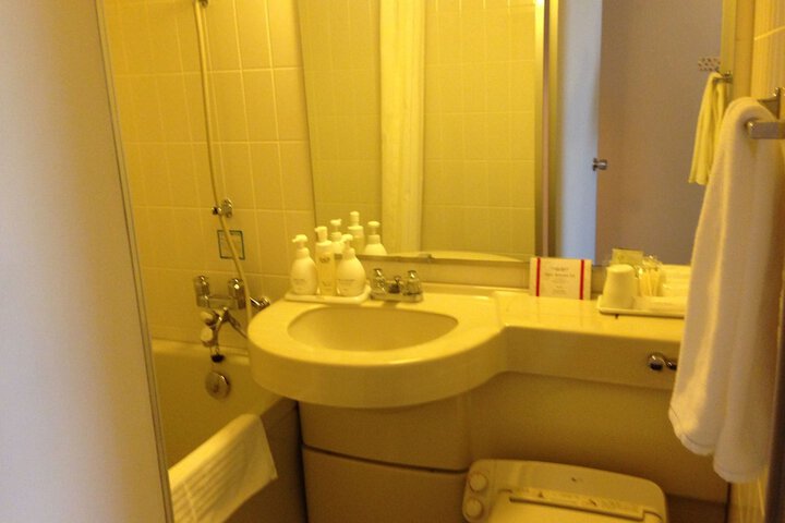 Room 16 of 39