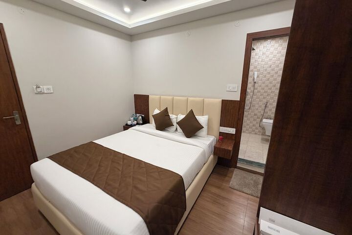 Room 27 of 52