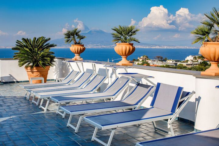 Sundeck 76 of 86