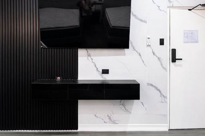 Room 17 of 70