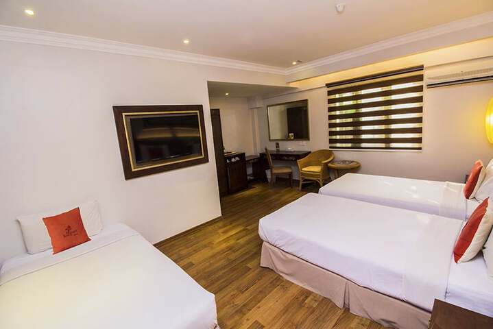 Room 10 of 44