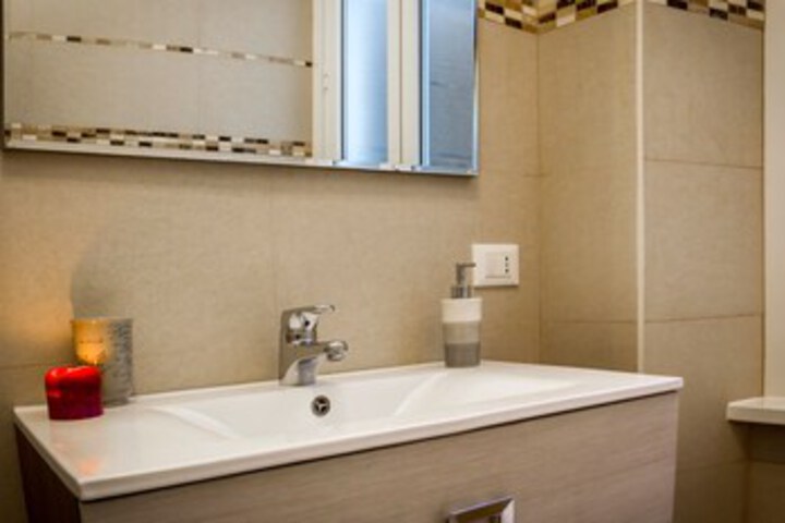 Room 4 of 22