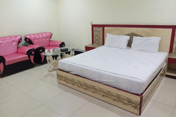 Room 14 of 24