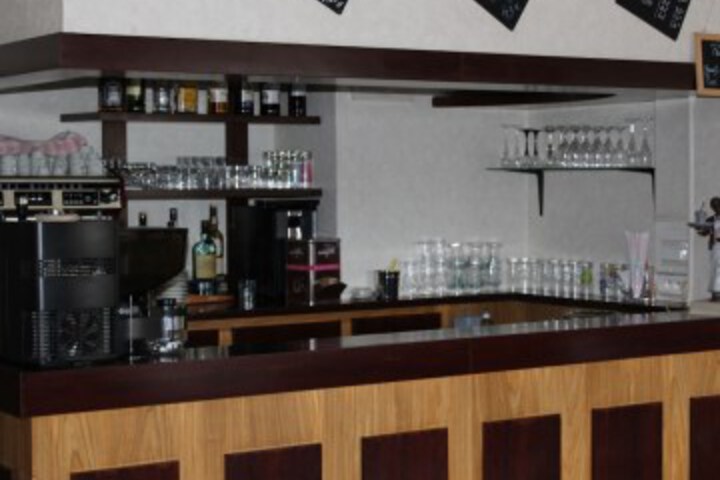 Lounge 18 of 34