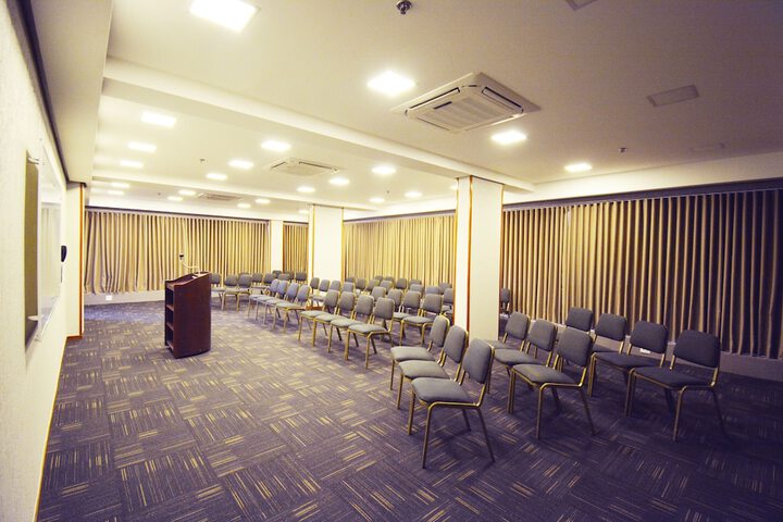 Ballroom/Hall 99 of 132