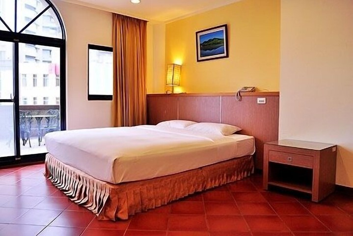 Room 14 of 20