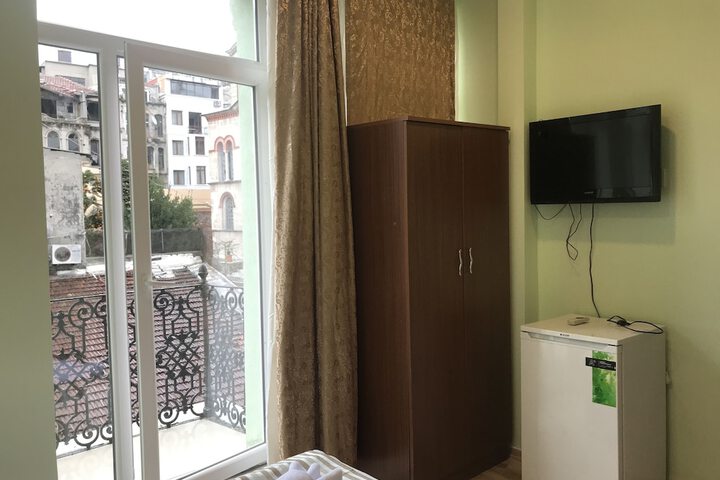 Room 8 of 23