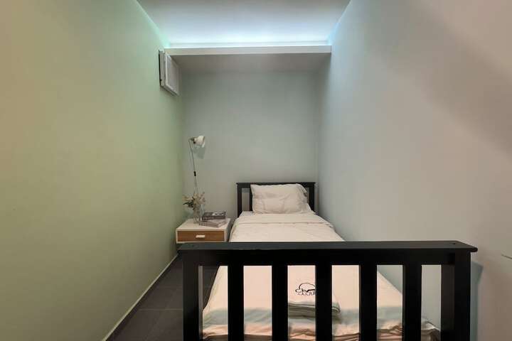 Room 7 of 49