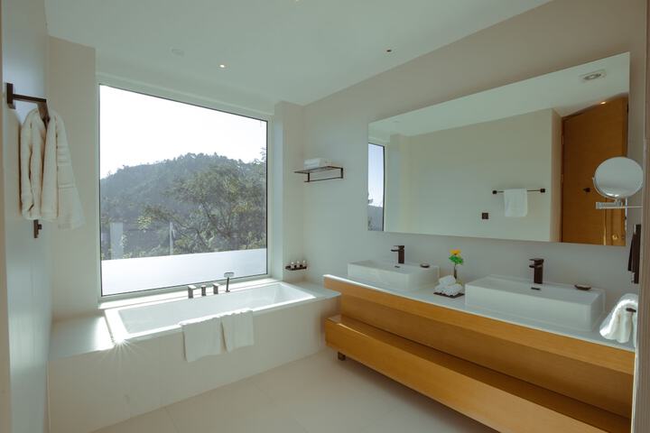 Room 15 of 82