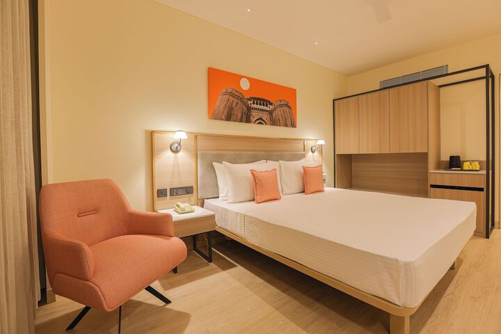 Room 5 of 36