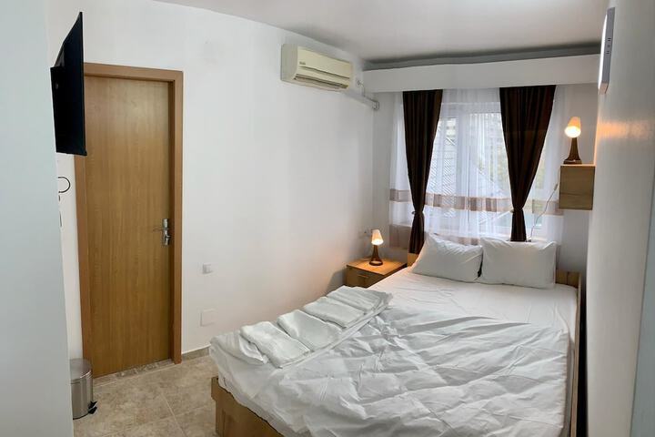 Room 16 of 35