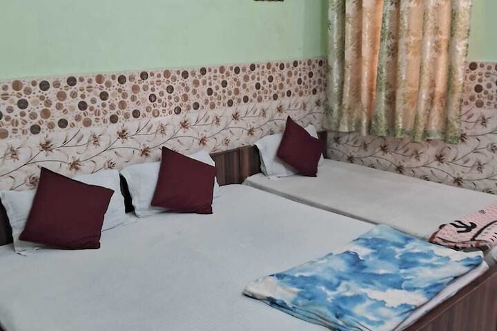 Room 4 of 24