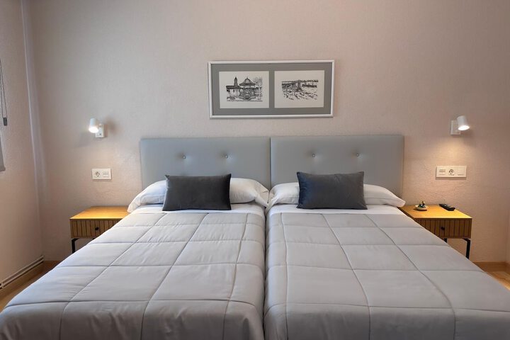 Room 6 of 26