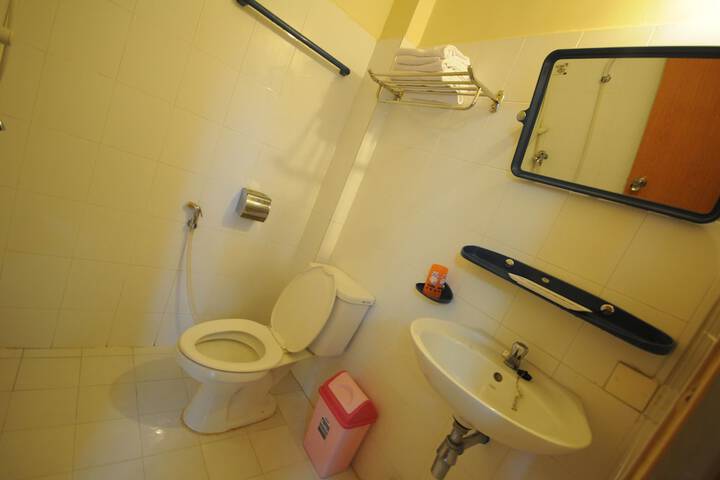Room 17 of 39
