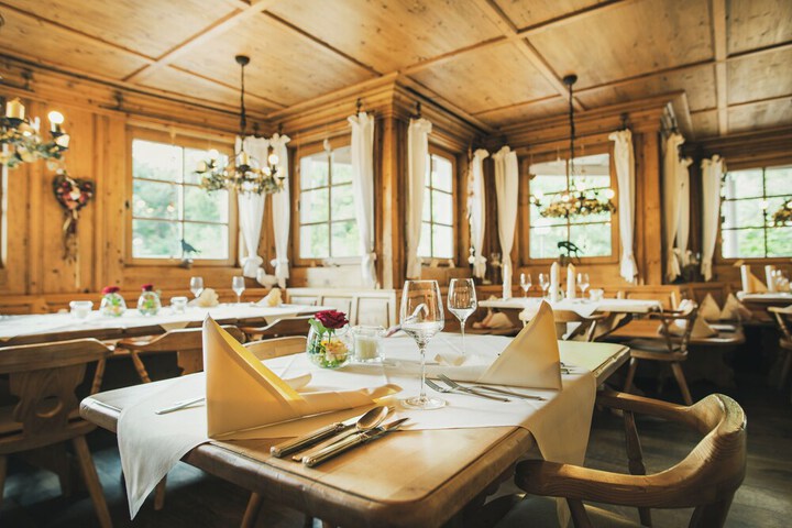 Dining 59 of 79
