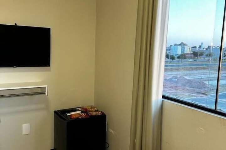 Room 12 of 80