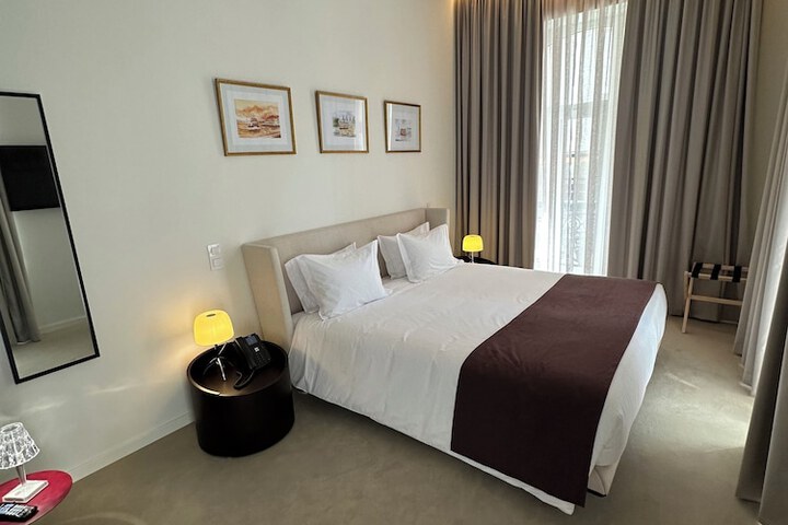 Room 28 of 105