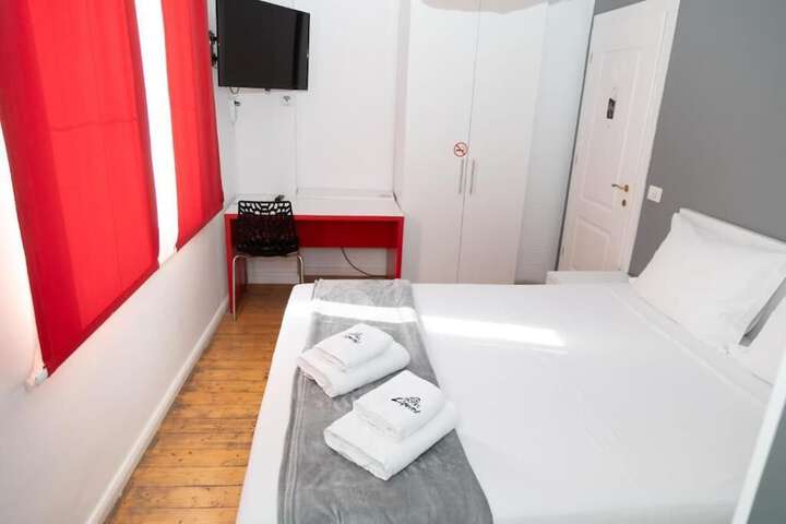 Room 15 of 97
