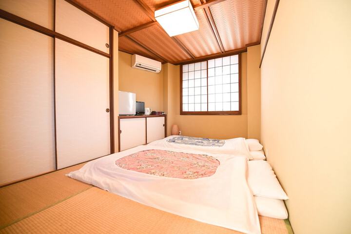 Room 12 of 66