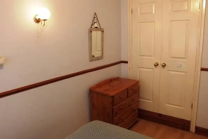 Room 5 of 19