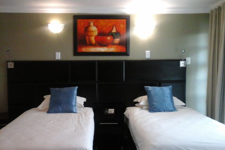 Room 9 of 26