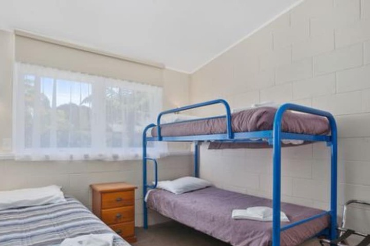 Room 3 of 37