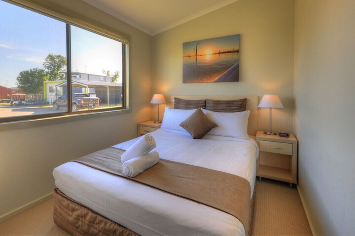 Room 32 of 142