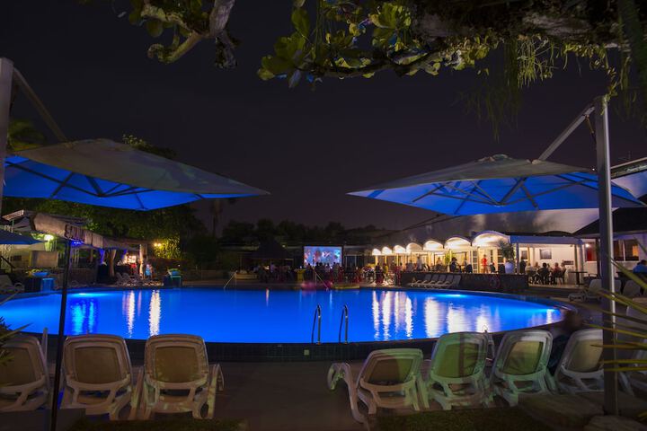 Pools & Facilities