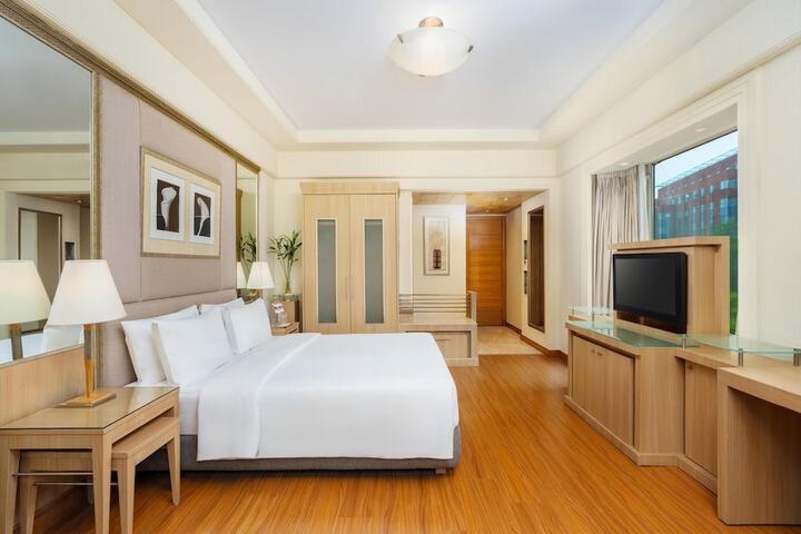 Room 10 of 63