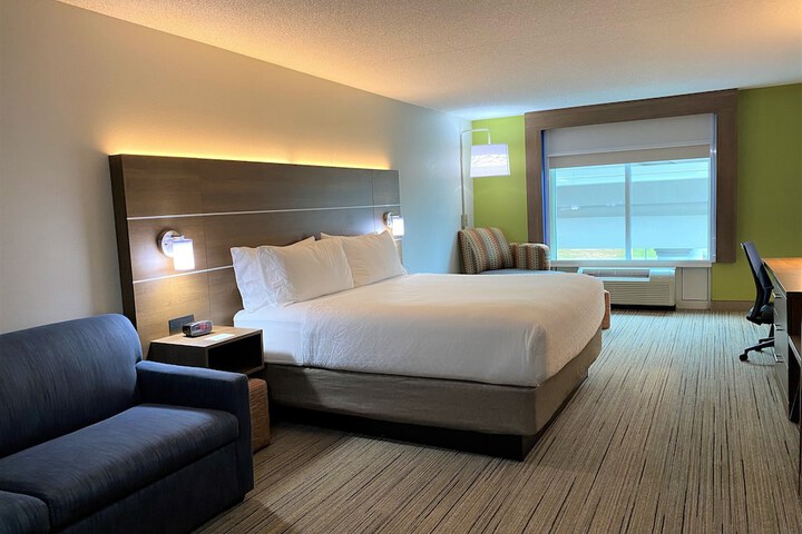 1 King Bed (26 of 27)