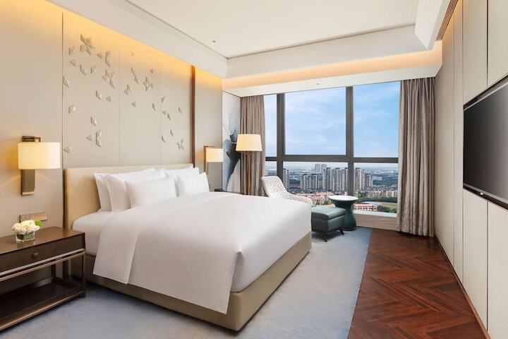 Room 3 of 49