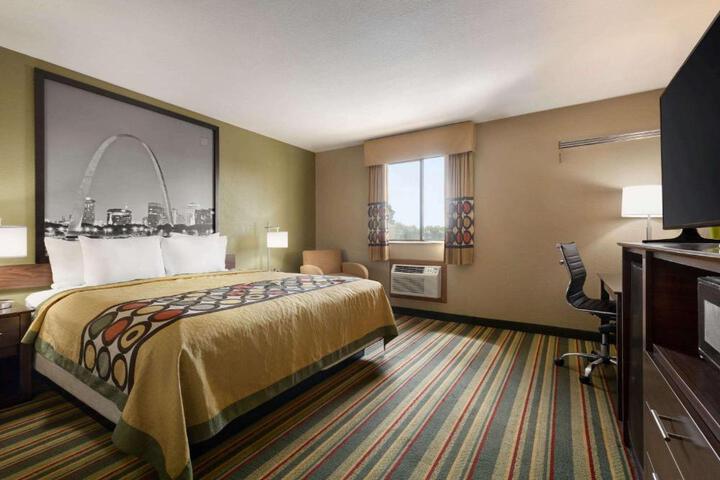 Standard Room, King or Two Doubles (2 of 2)