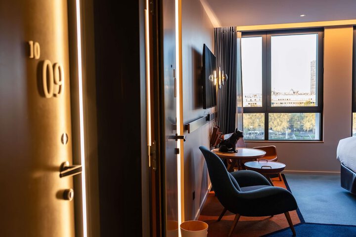 Room 47 of 168