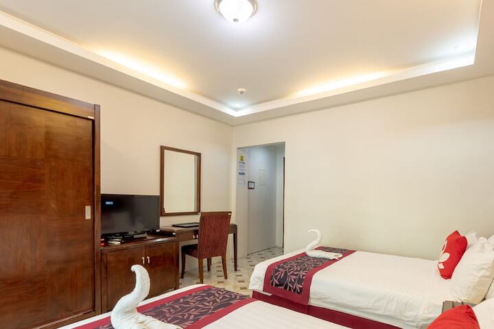 Room 6 of 40
