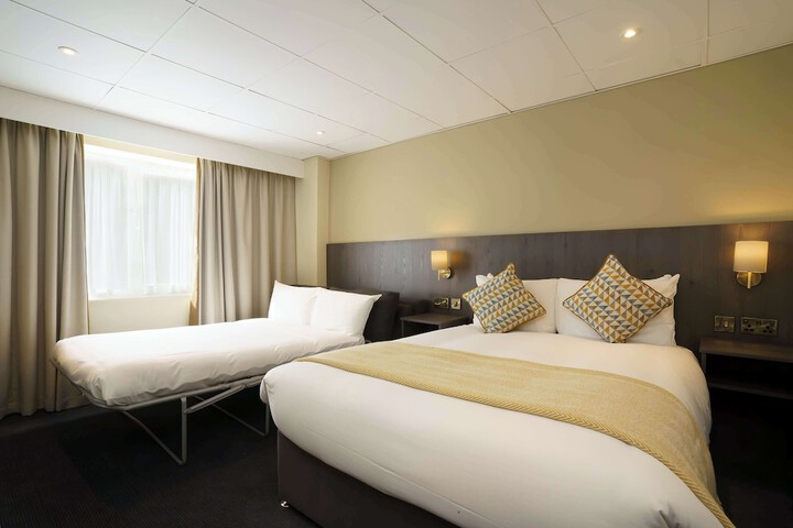 Room 46 of 295
