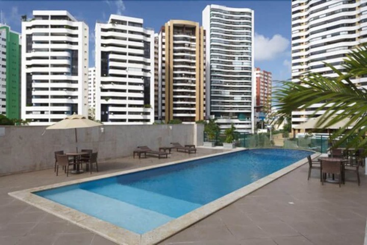 Pool Hotel