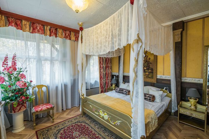 Room 19 of 70