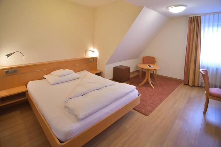 Room 44 of 69