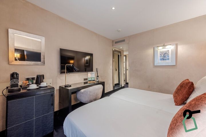 Room 10 of 71