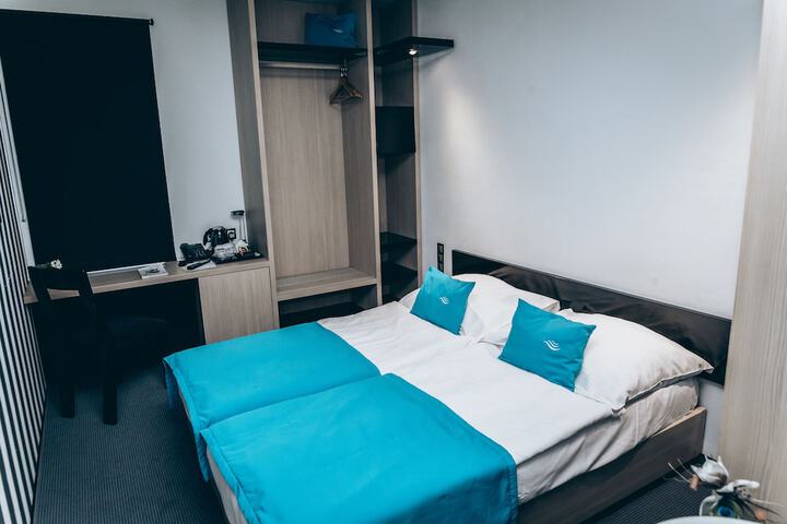 Room 3 of 67