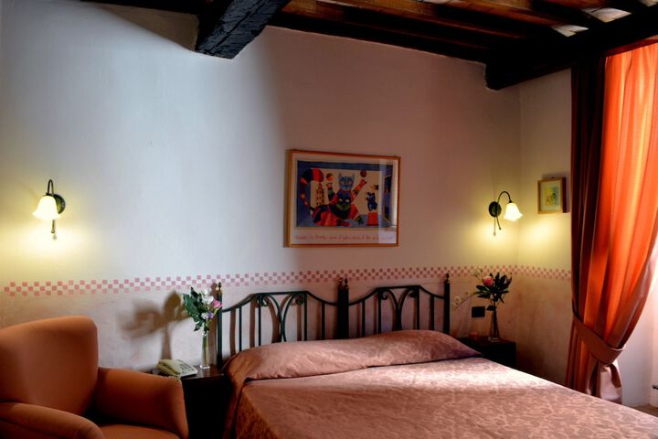 Room 3 of 56
