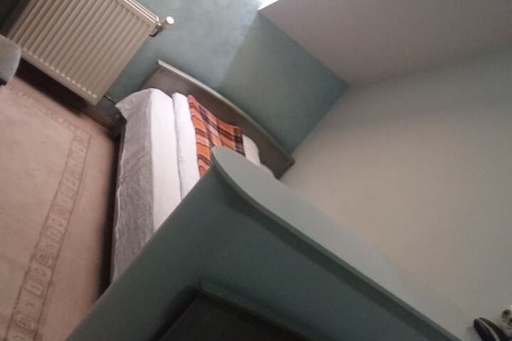 Room 6 of 15