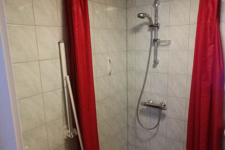 Room 2 of 2