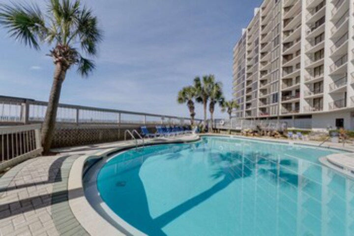 Pool 116 of 185